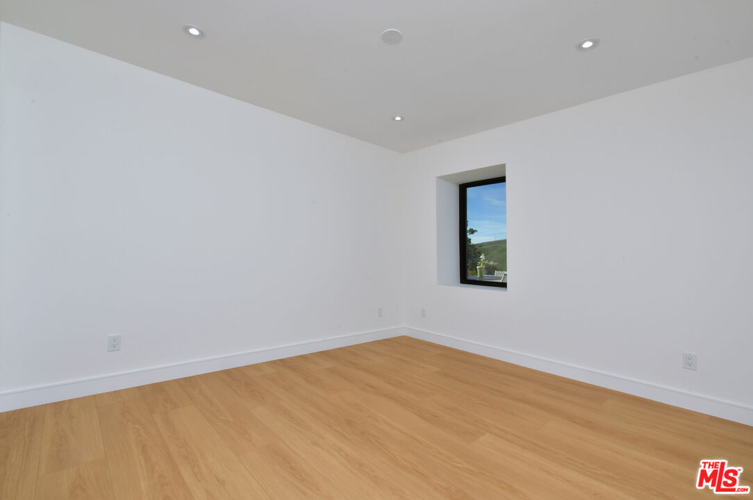 26065 Farmfield Road Calabasas, CA 91302 - Photo 31 of 41