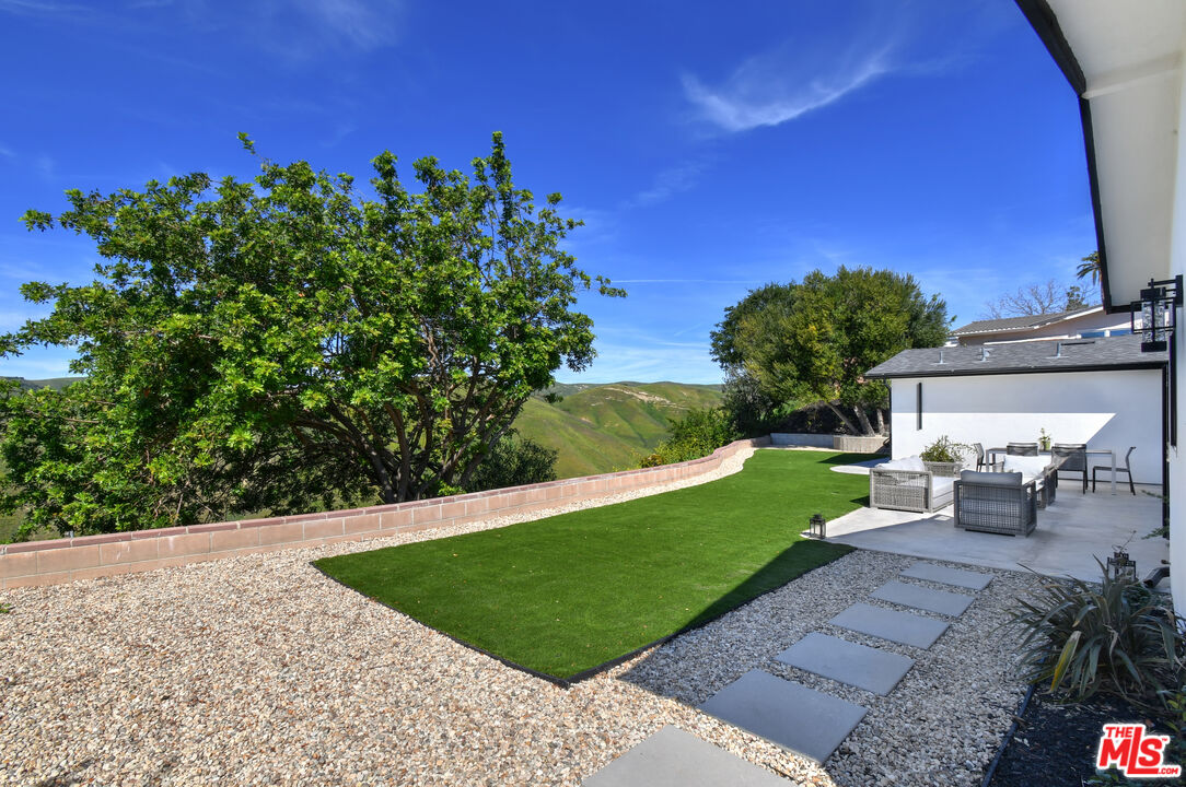 26065 Farmfield Road Calabasas, CA 91302 - Photo 37 of 41