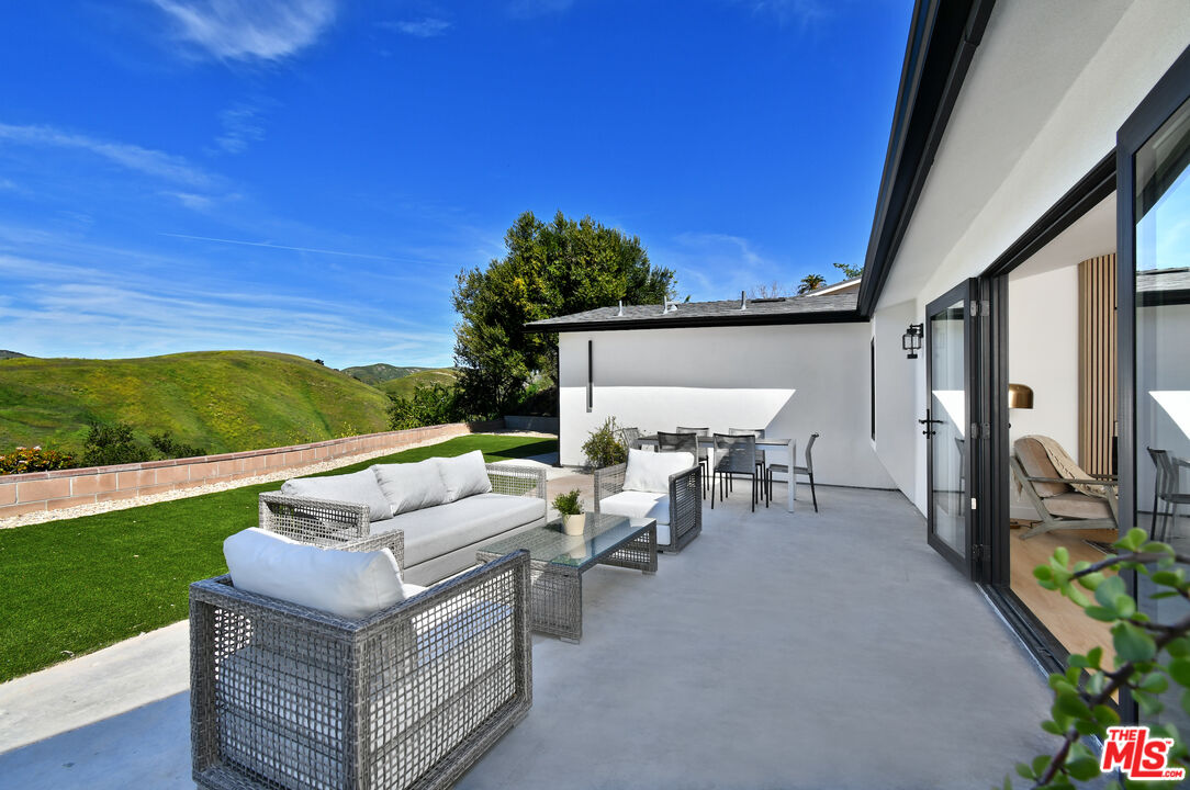 26065 Farmfield Road Calabasas, CA 91302 - Photo 39 of 41