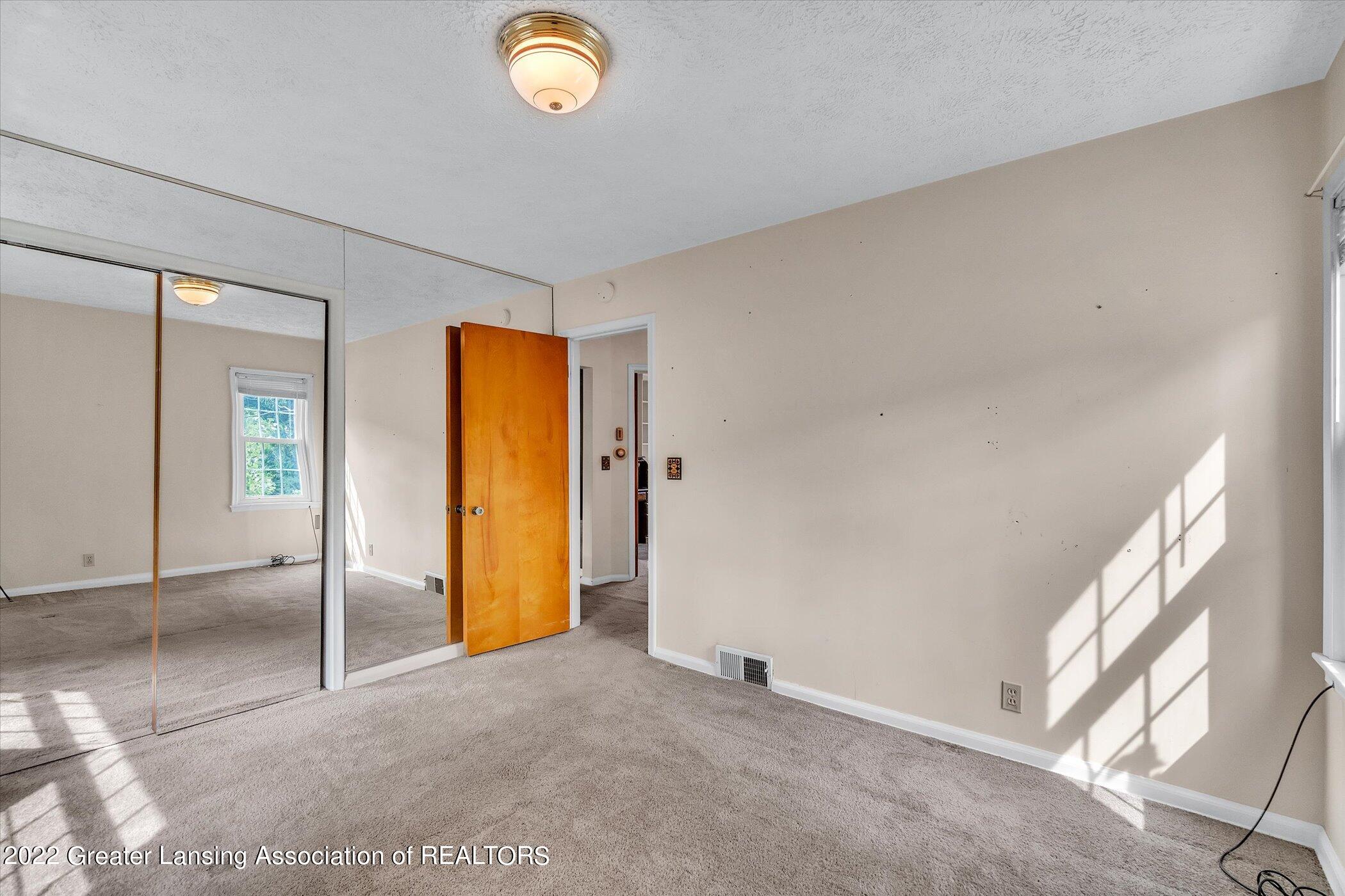 2212 Pembroke Road Lansing, MI 48906 - Photo 15 of 34 Bedroom 1