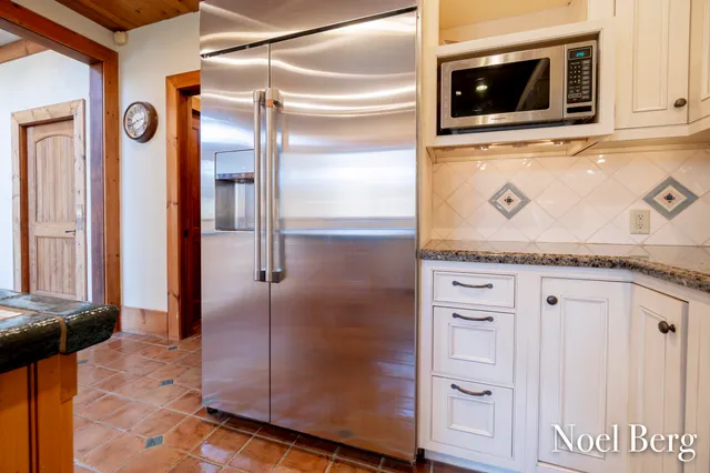 $2,150,000 | 2303 38th Street, Allegan, MI 49010