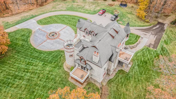 $2,125,000 | 2303 38th Street, Allegan, MI 49010