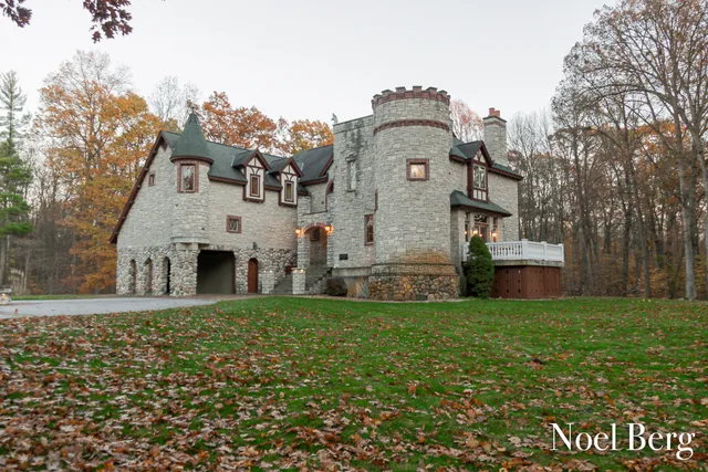 $2,150,000 | 2303 38th Street, Allegan, MI 49010