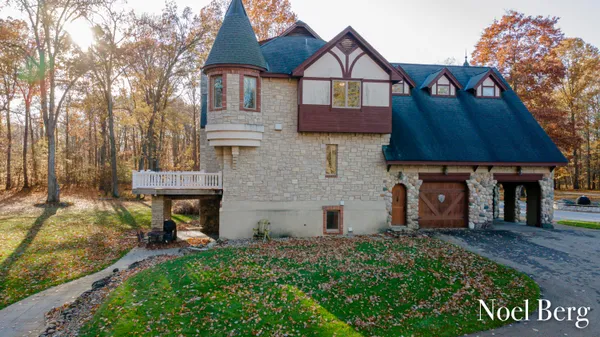 $2,125,000 | 2303 38th Street, Allegan, MI 49010