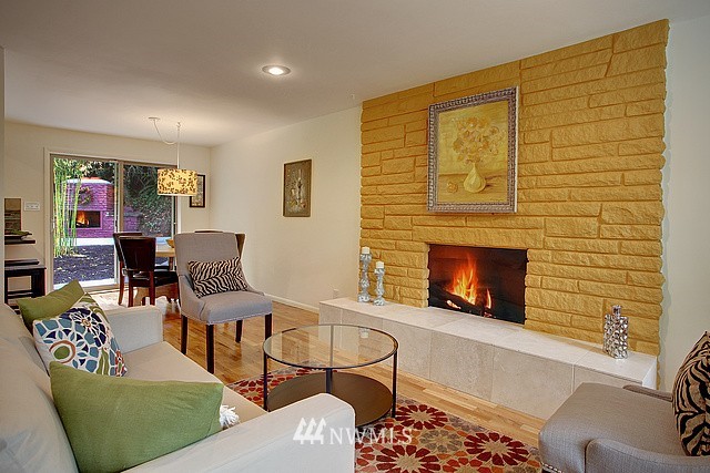 7534 20th Avenue Southwest Seattle, WA 98106 - Photo 3 of 15 Gallery Image 3
