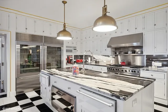 $50,000 | 919 Hill Road, Winnetka, IL 60093