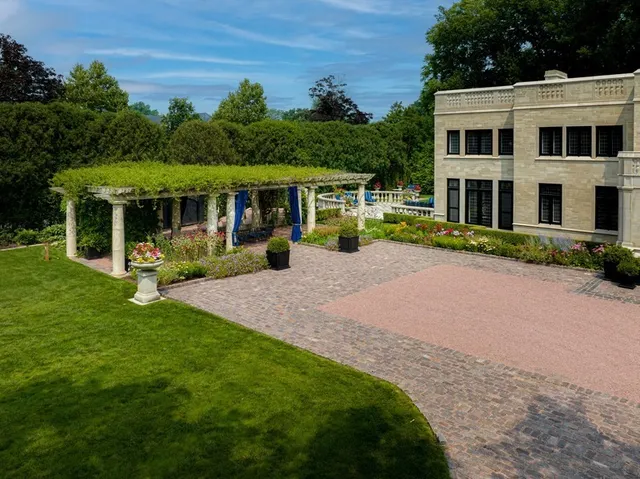 $50,000 | 919 Hill Road, Winnetka, IL 60093