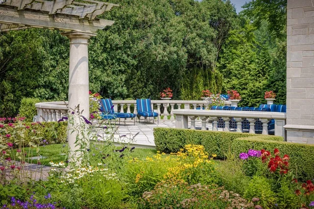 $50,000 | 919 Hill Road, Winnetka, IL 60093