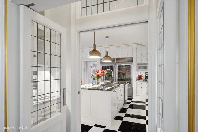 $50,000 | 919 Hill Road, Winnetka, IL 60093