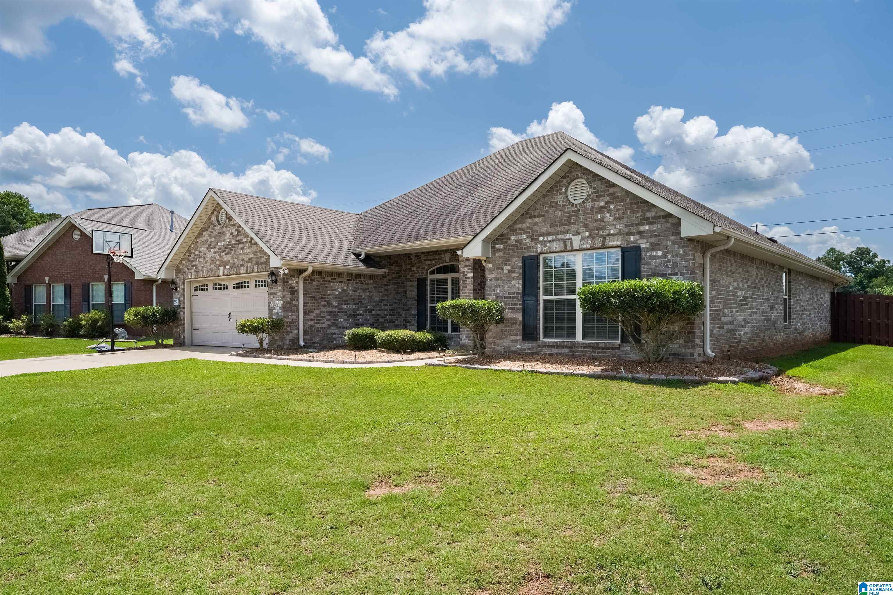 352 Tanglewood Circle Alabaster, AL 35007 - Photo 3 of 26