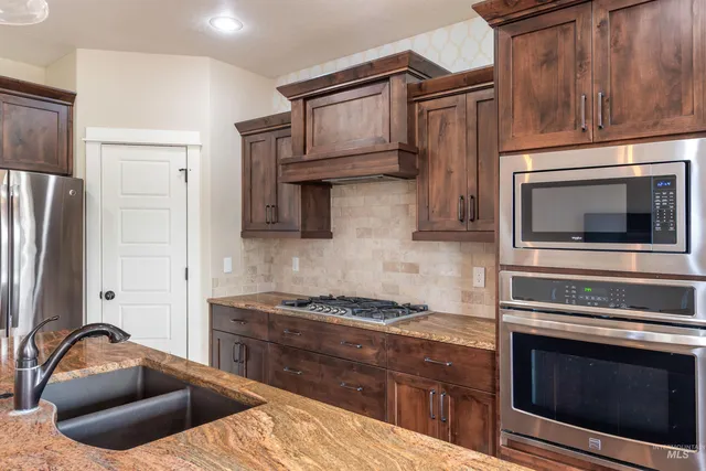 $584,900 | 10201 West Lakeland Drive, Garden City, ID 83714