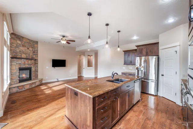 $584,900 | 10201 West Lakeland Drive, Garden City, ID 83714