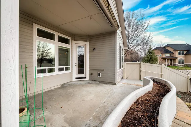 $584,900 | 10201 West Lakeland Drive, Garden City, ID 83714