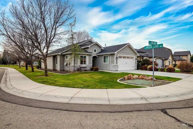 $584,900 | 10201 West Lakeland Drive, Garden City, ID 83714