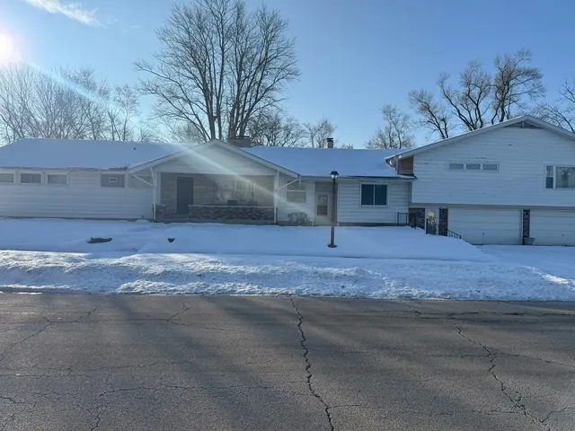 $253,000 | 704 West McKinley Street, Harvard, IL 60033