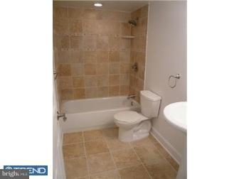 493 C Harmon Road Philadelphia, PA 19128 - Photo 9 of 12 Bathroom