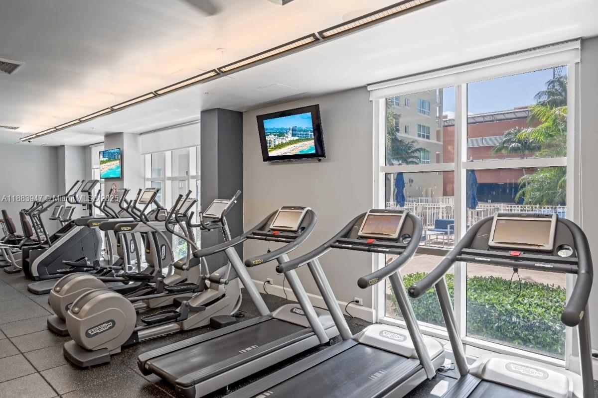 2000 North Bayshore Drive, Unit 1105 Miami, FL 33137 - Photo 26 of 29 a view of a room with gym equipment