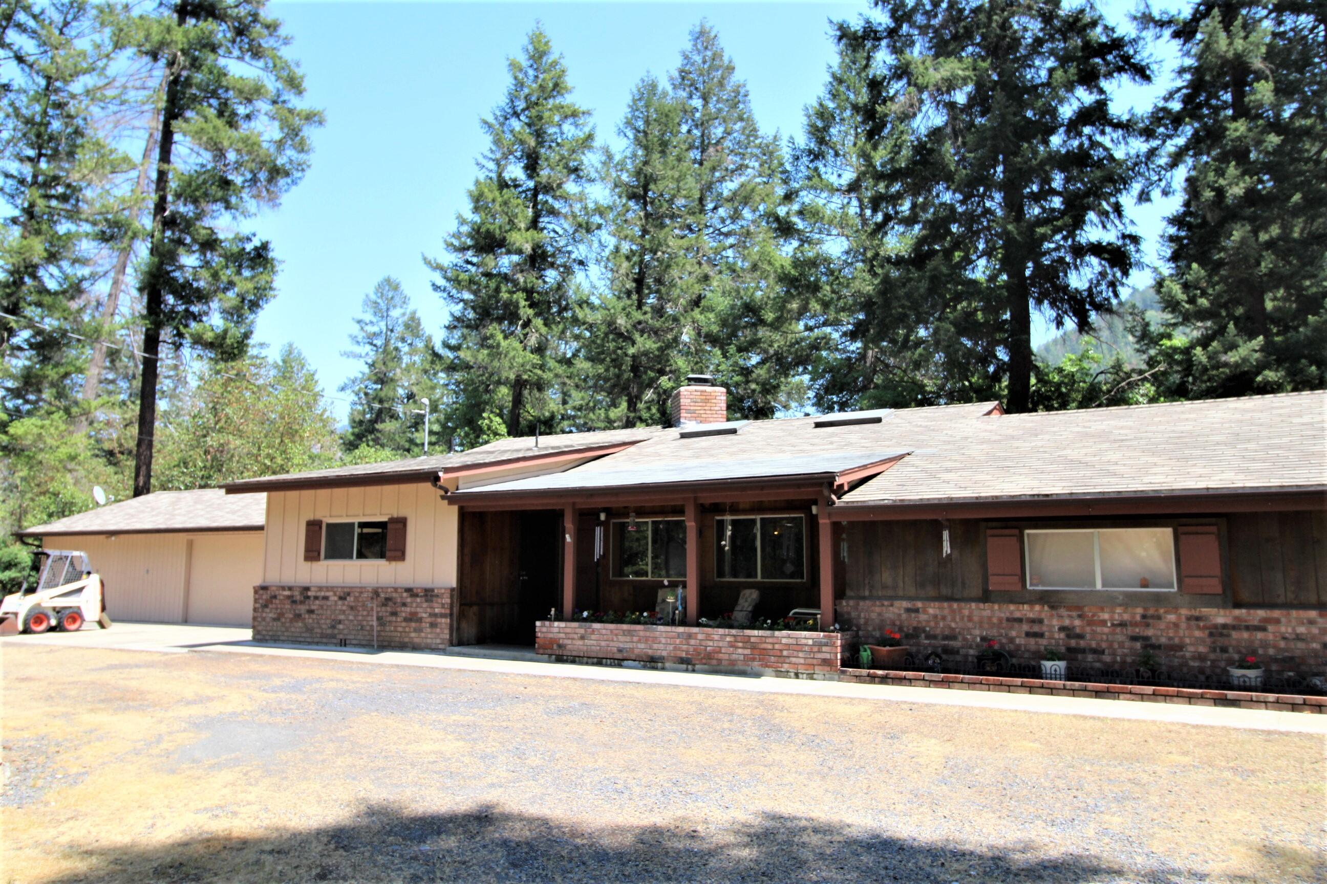 417 Thompson Creek Road Jacksonville, OR 97530 - Photo 1 of 37 417 front