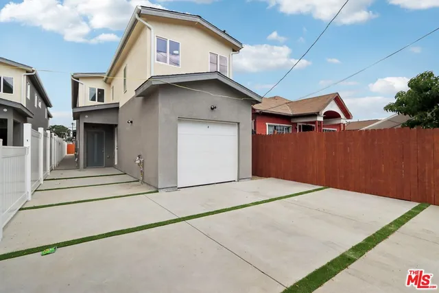 $978,800 | 1675 East 111th Street, Los Angeles, CA 90059