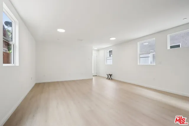 $978,800 | 1675 East 111th Street, Los Angeles, CA 90059