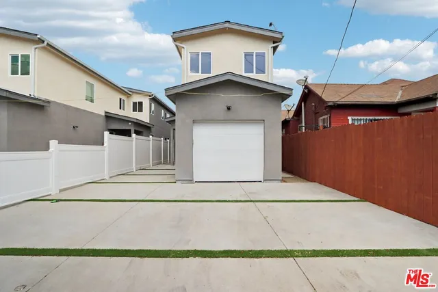 $978,800 | 1675 East 111th Street, Los Angeles, CA 90059