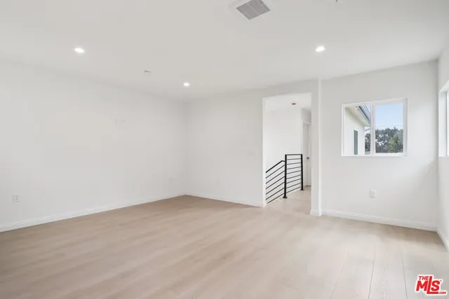$978,800 | 1675 East 111th Street, Los Angeles, CA 90059