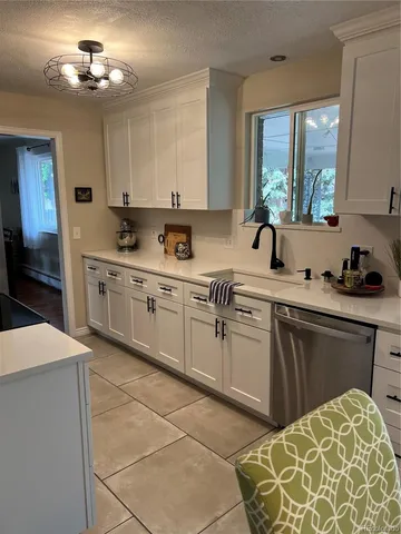 $3,850 | 2156 South Balsam Court, Lakewood, CO 80227