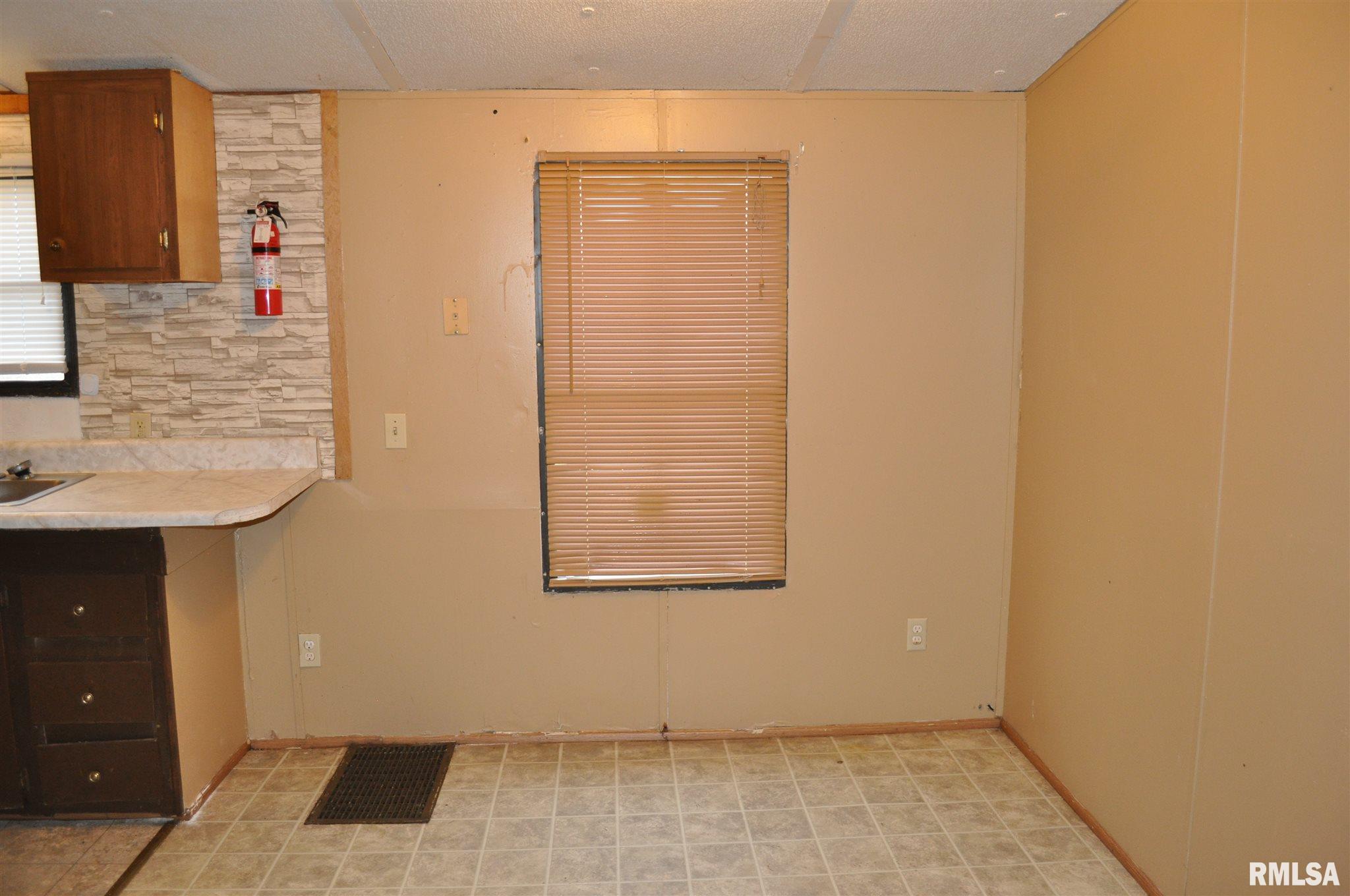 1000 Massey Road Eldorado, IL 62930 - Photo 11 of 28 Gallery Image 11