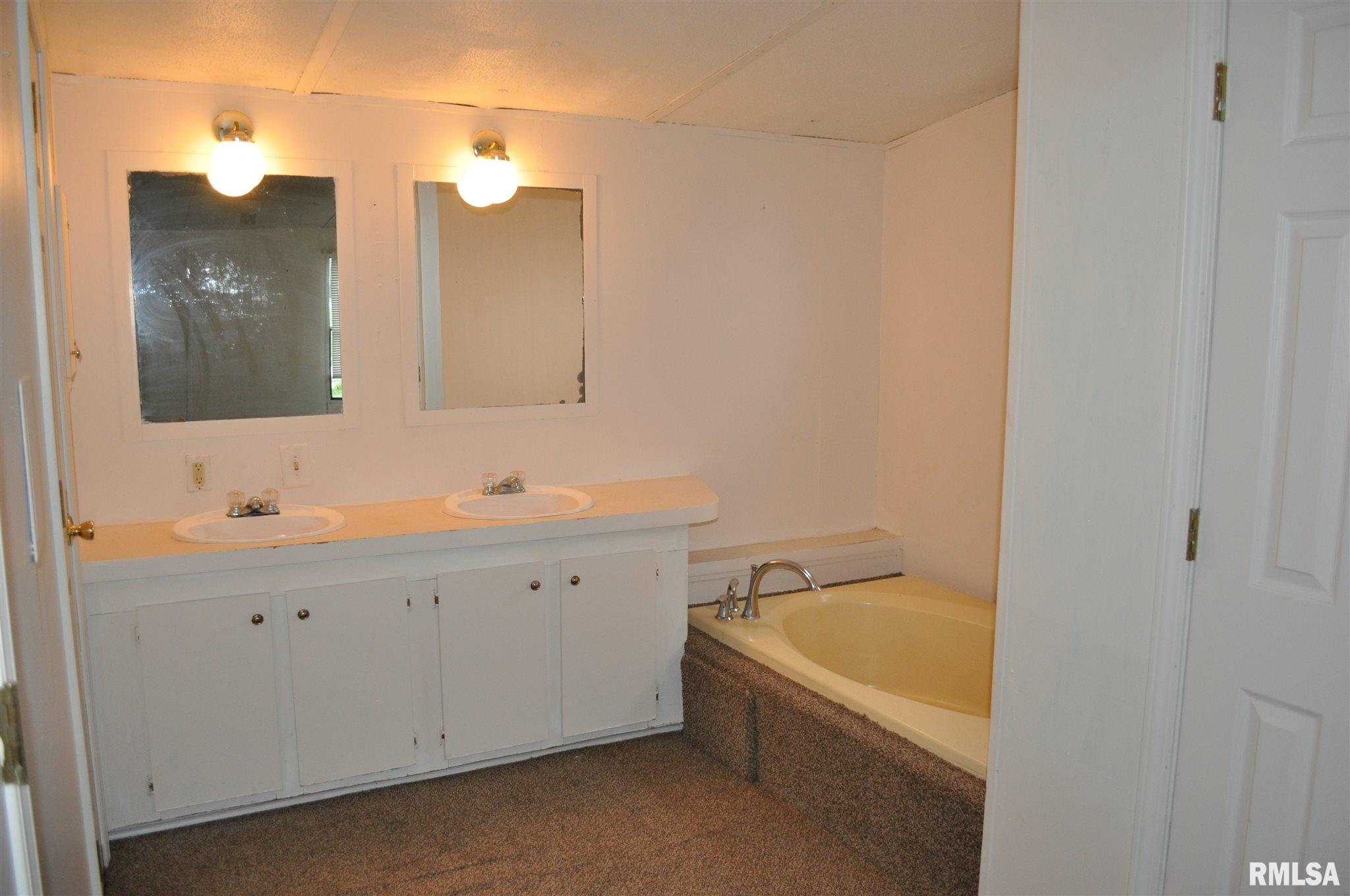 1000 Massey Road Eldorado, IL 62930 - Photo 26 of 28 Gallery Image 26