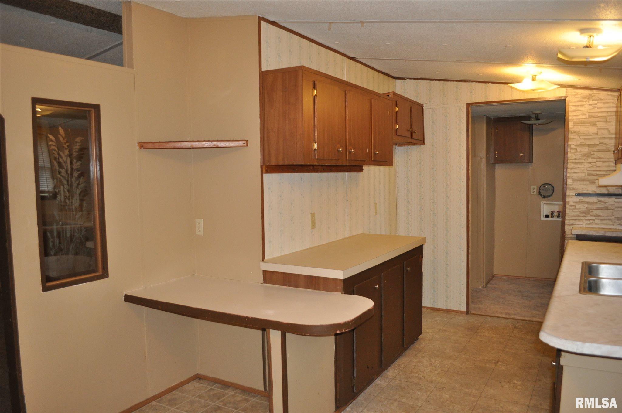 1000 Massey Road Eldorado, IL 62930 - Photo 9 of 28 Gallery Image 9