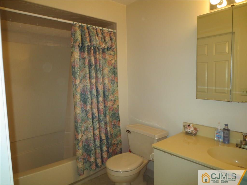 105 Raintree Court, Unit 105 Helmetta, NJ 08828 - Photo 11 of 16 Gallery Image 11