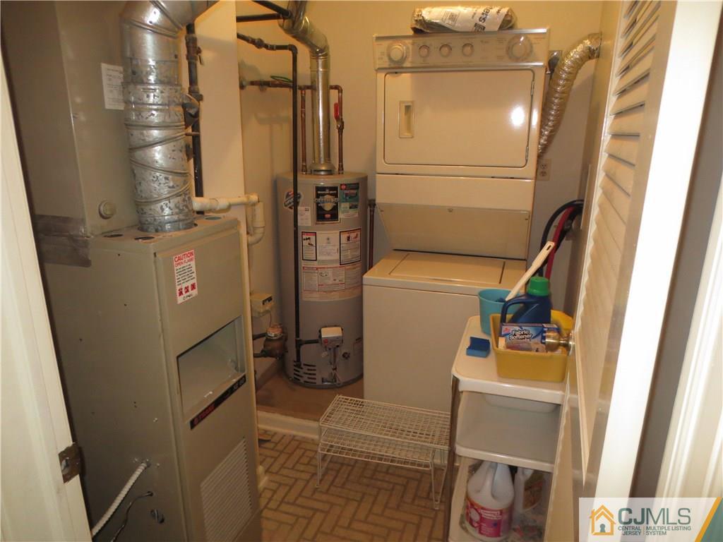 105 Raintree Court, Unit 105 Helmetta, NJ 08828 - Photo 14 of 16 Gallery Image 14