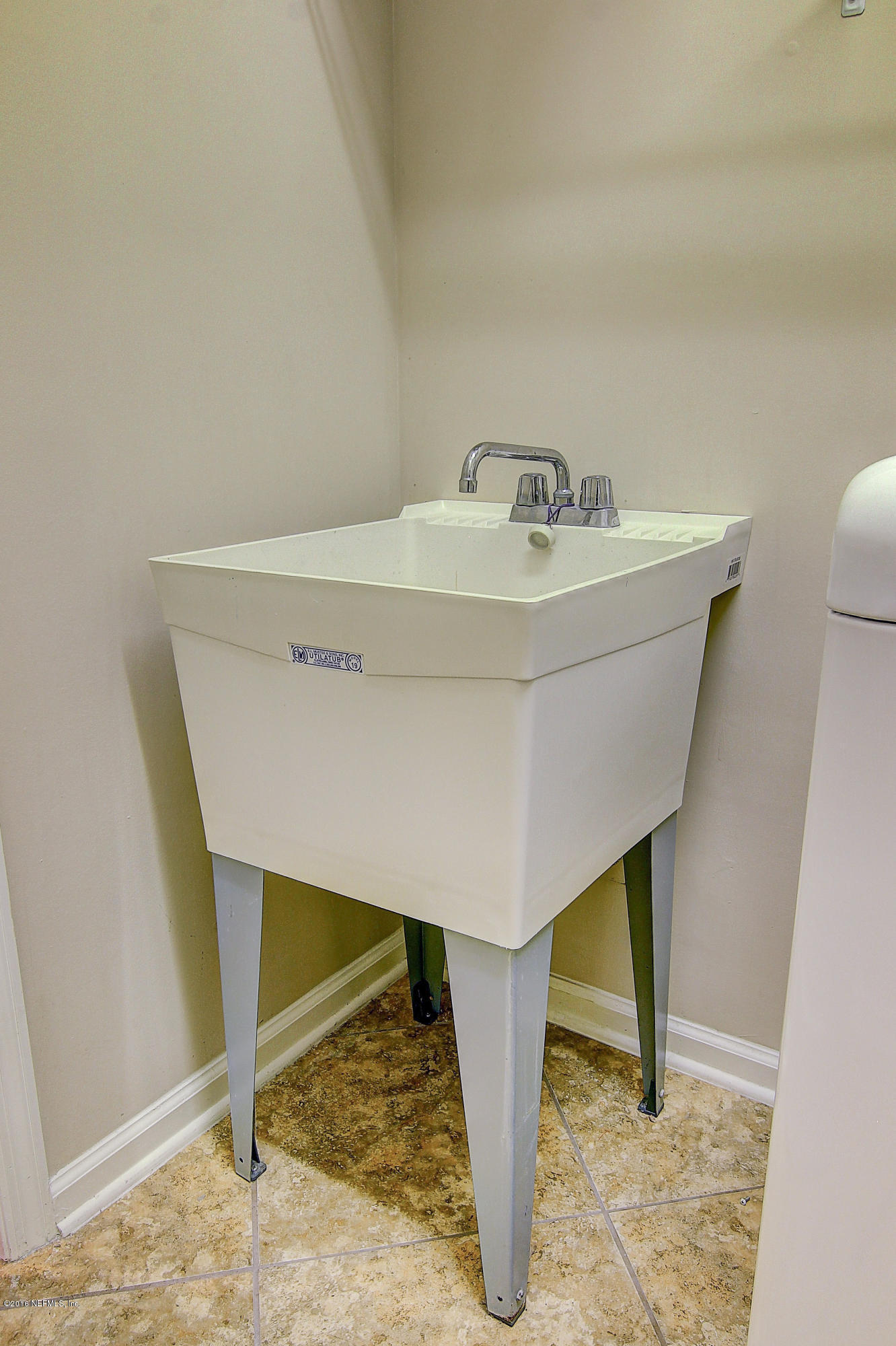 6019 Shadehill Road Jacksonville, FL 32258 - Photo 33 of 37 Laundry Wash Sink