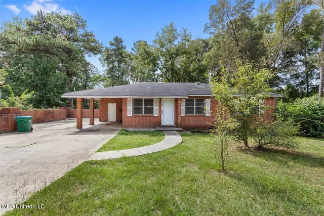 $144,900 | 1104 Fairview Drive, Waynesboro, MS 39367