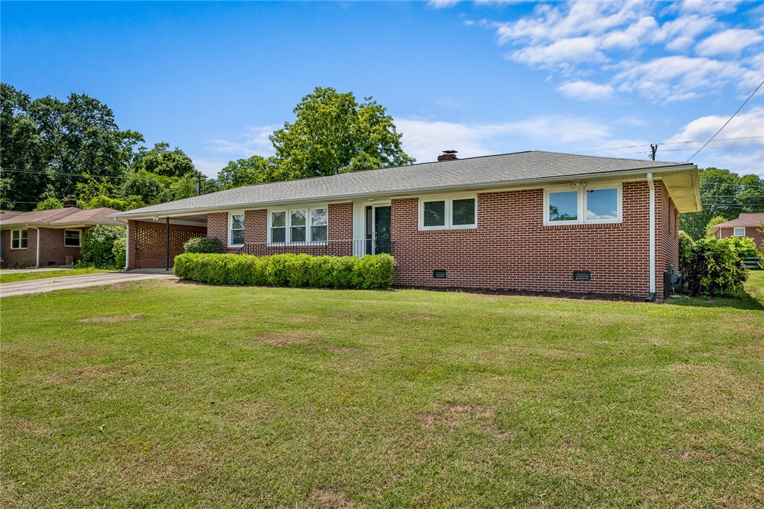 407 Harden Road Anderson, SC 29621 - Photo 3 of 43