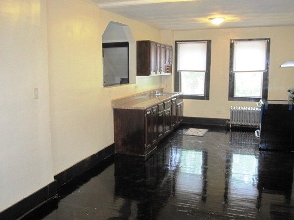 33 Lorimer Street Springfield, MA 01151 - Photo 3 of 12 Gallery Image 3