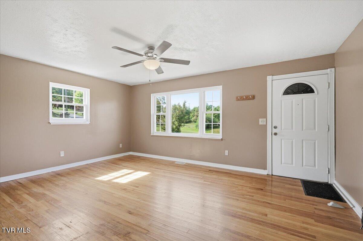 1106 Lockhart Road Jefferson City, TN 37760 - Photo 4 of 26 04-001_7K9A0733