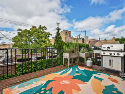 $985,000 | 1718 West Superior Street, Unit 2E, Chicago, IL 60622