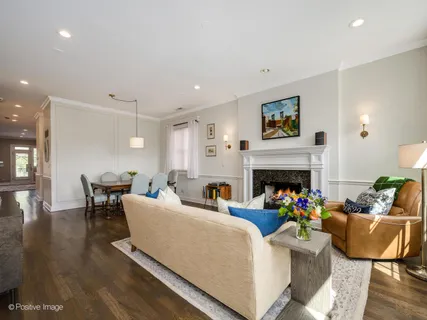 $985,000 | 1718 West Superior Street, Unit 2E, Chicago, IL 60622