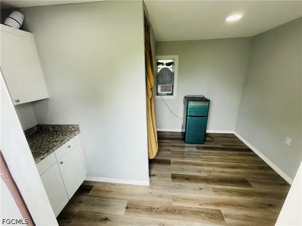 $700 | 2117 Mitchell Court, Unit B, Fort Myers, FL 33916
