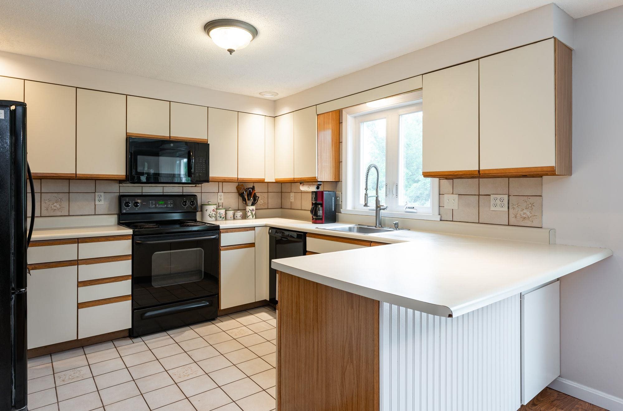 5 Senter Cove Road, Unit R Derry, NH 03038 - Photo 8 of 33