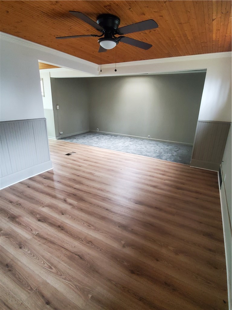 21 Manitou Street Rochester, NY 14621 - Photo 12 of 28 Living Room