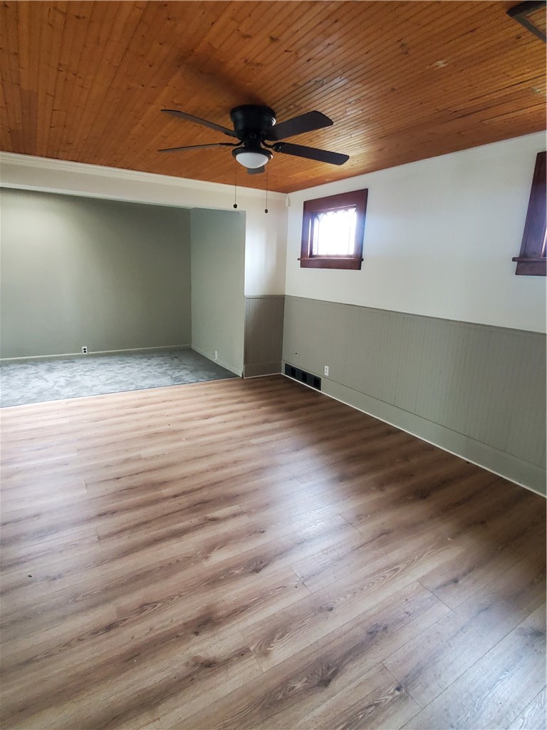 21 Manitou Street Rochester, NY 14621 - Photo 10 of 28 Living Room