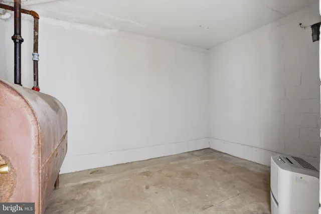 a view of a room with shelf