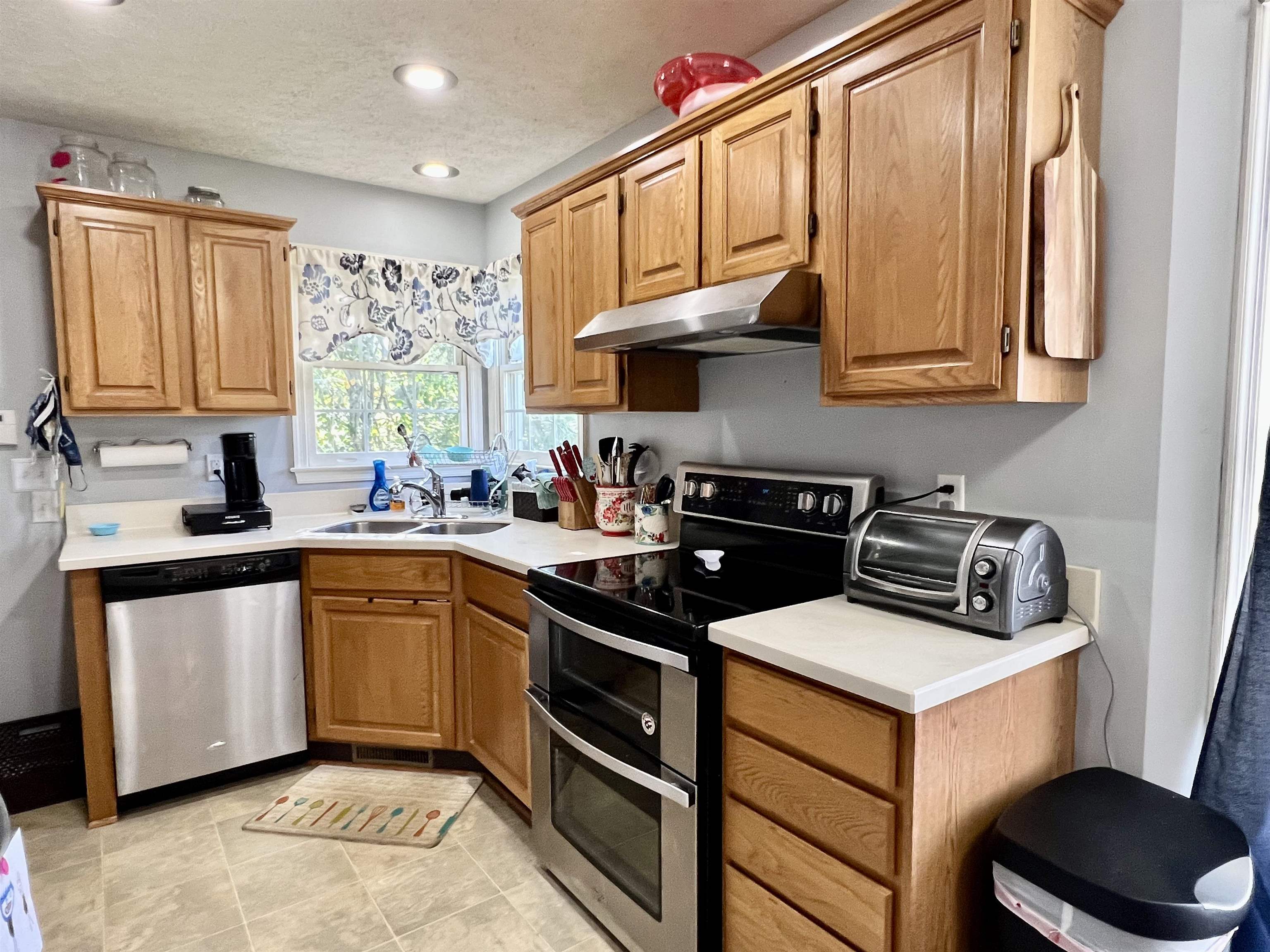 112 Granary Road Verona, VA 24482 - Photo 8 of 25 Gallery Image 8