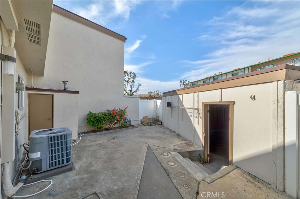 8237 Haseltine Green Buena Park, CA 90621 - Photo 21 of 28