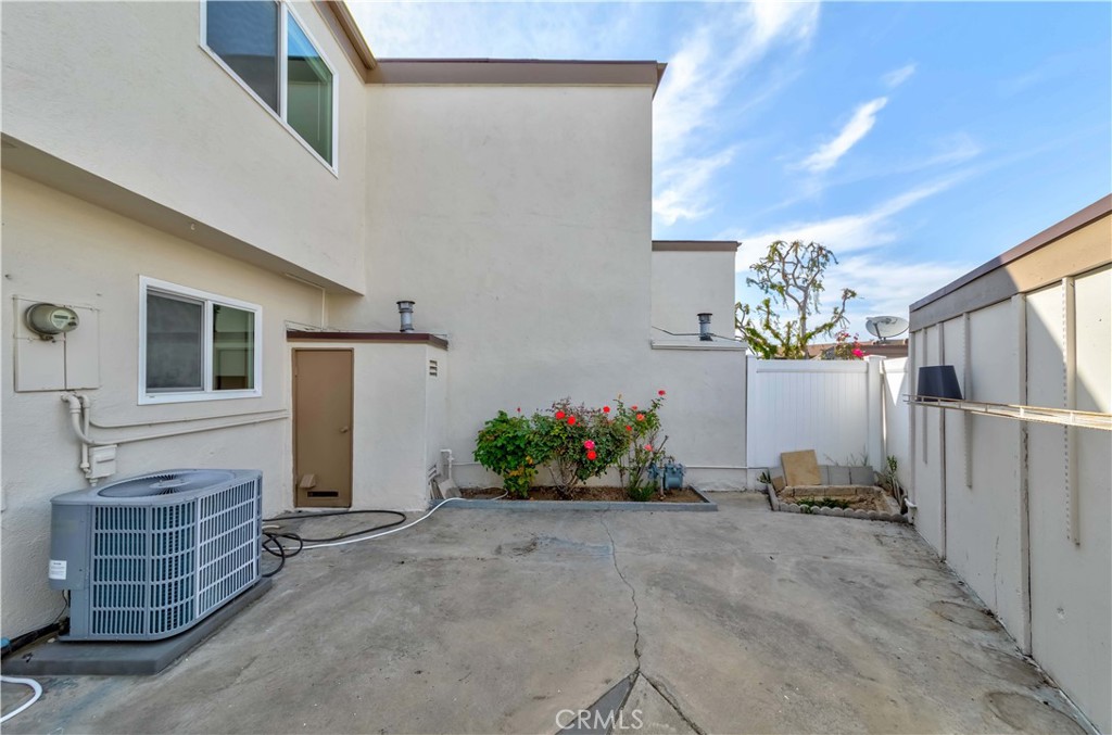 8237 Haseltine Green Buena Park, CA 90621 - Photo 22 of 28