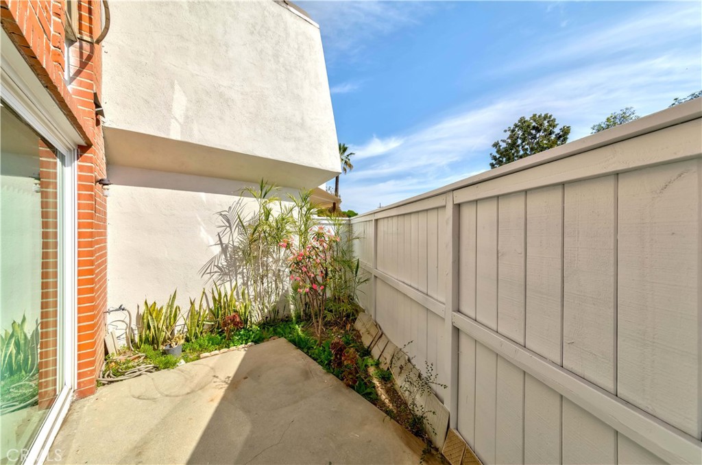 8237 Haseltine Green Buena Park, CA 90621 - Photo 23 of 28