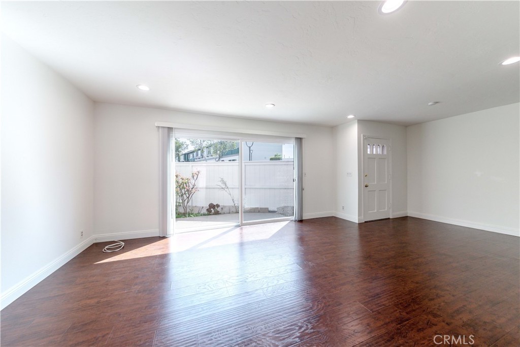 8237 Haseltine Green Buena Park, CA 90621 - Photo 5 of 28