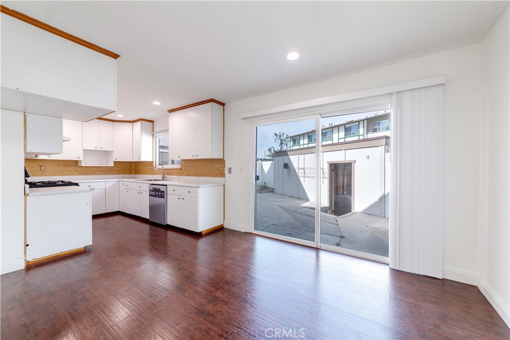 8237 Haseltine Green Buena Park, CA 90621 - Photo 8 of 28